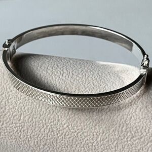 B005 | .925 Sterling Silver Textured Bangle Bracelet